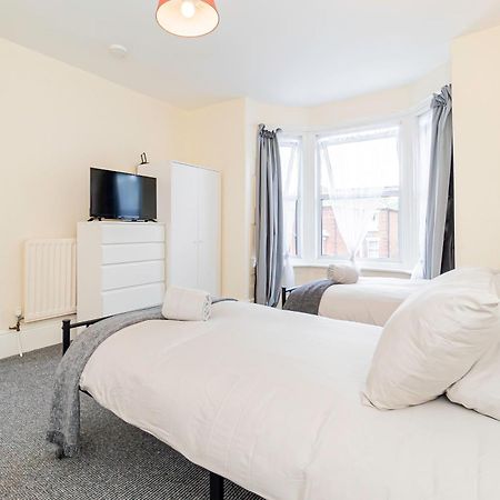 Shirley House 5, Guest House, Self Catering, Self Check In With Smart Locks, Use Of Fully Equipped Kitchen, Close To City Centre, Ideal For Longer Stays And Fawley Contractors Southampton Kültér fotó