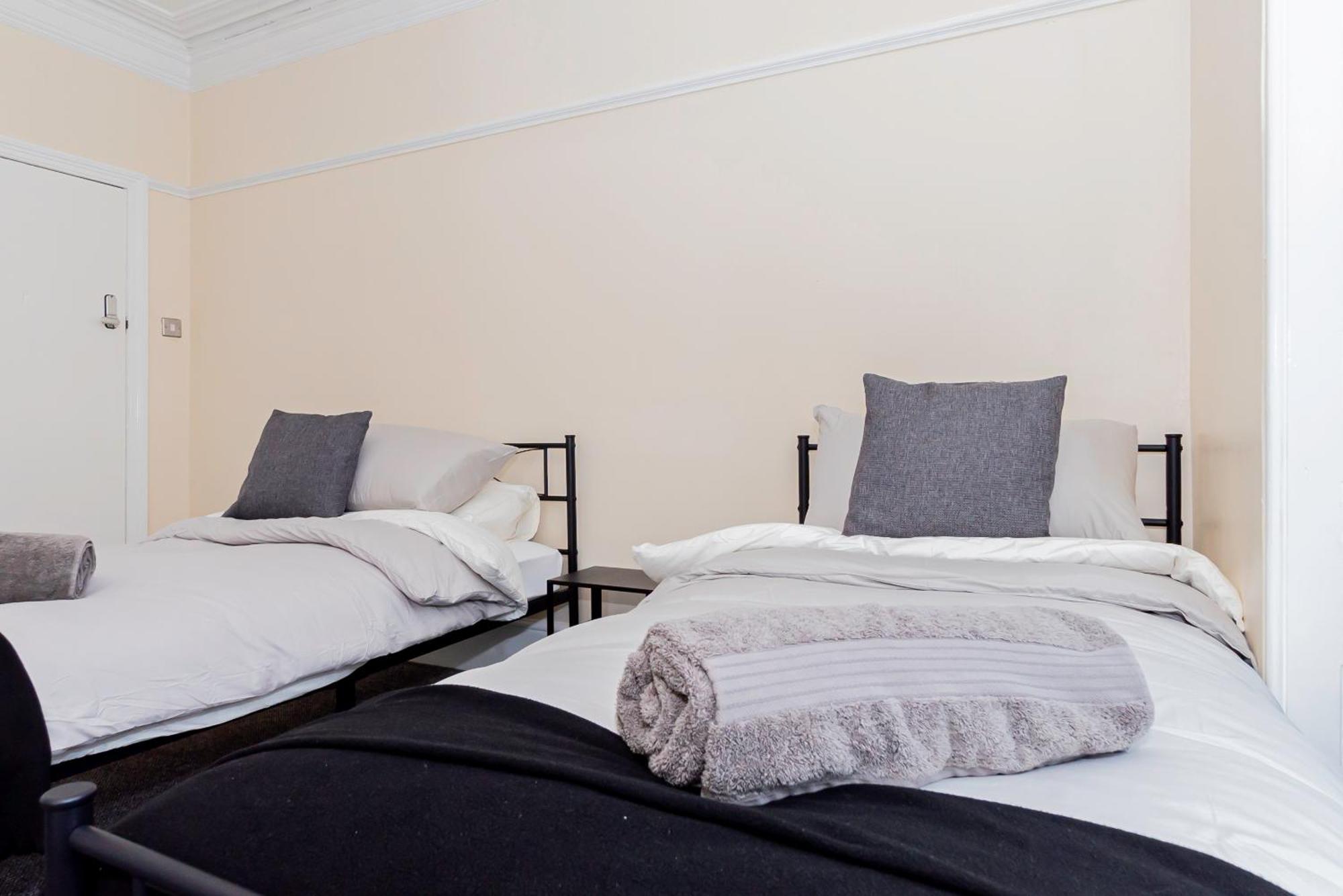 Shirley House 5, Guest House, Self Catering, Self Check In With Smart Locks, Use Of Fully Equipped Kitchen, Close To City Centre, Ideal For Longer Stays And Fawley Contractors Southampton Kültér fotó