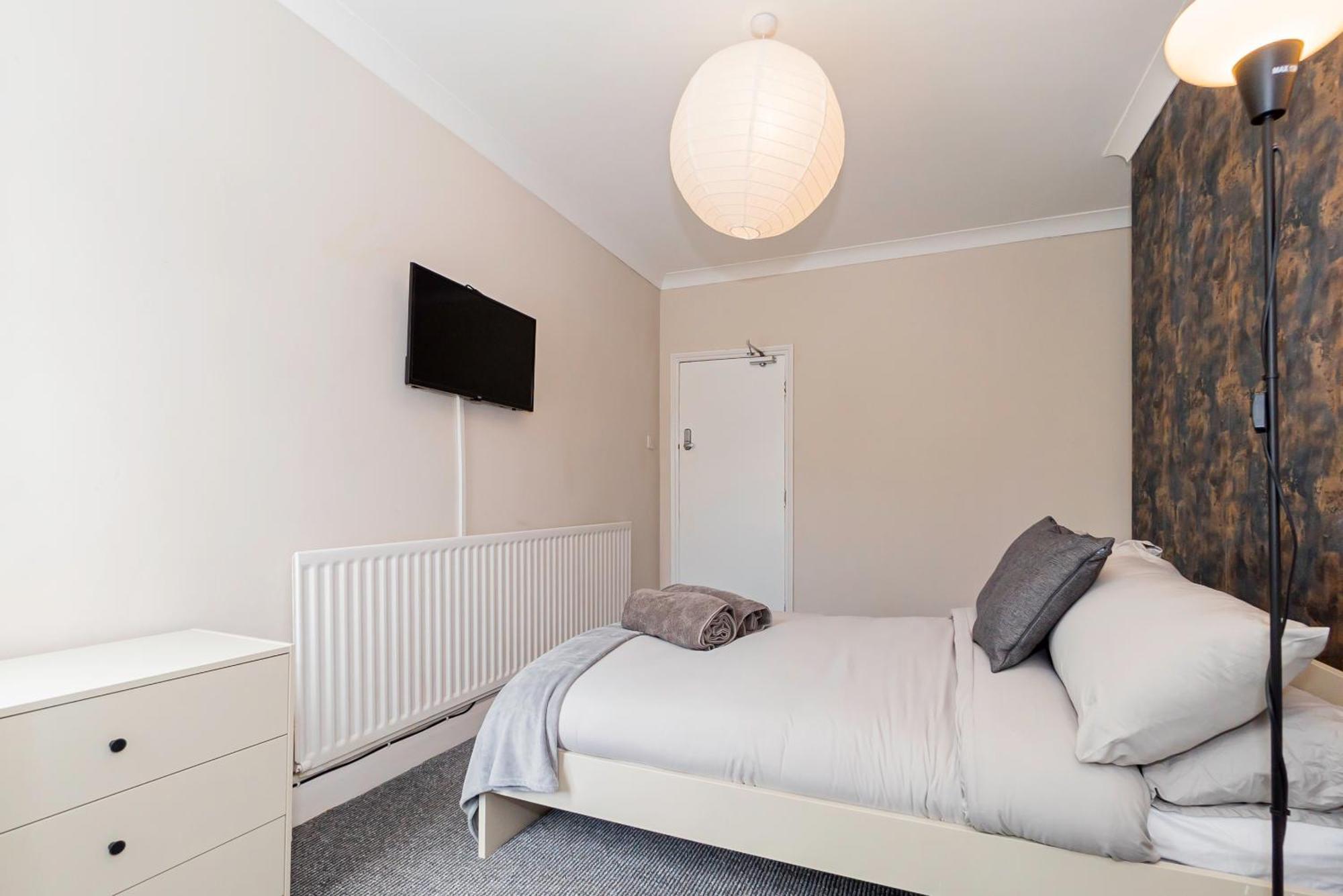 Shirley House 5, Guest House, Self Catering, Self Check In With Smart Locks, Use Of Fully Equipped Kitchen, Close To City Centre, Ideal For Longer Stays And Fawley Contractors Southampton Kültér fotó