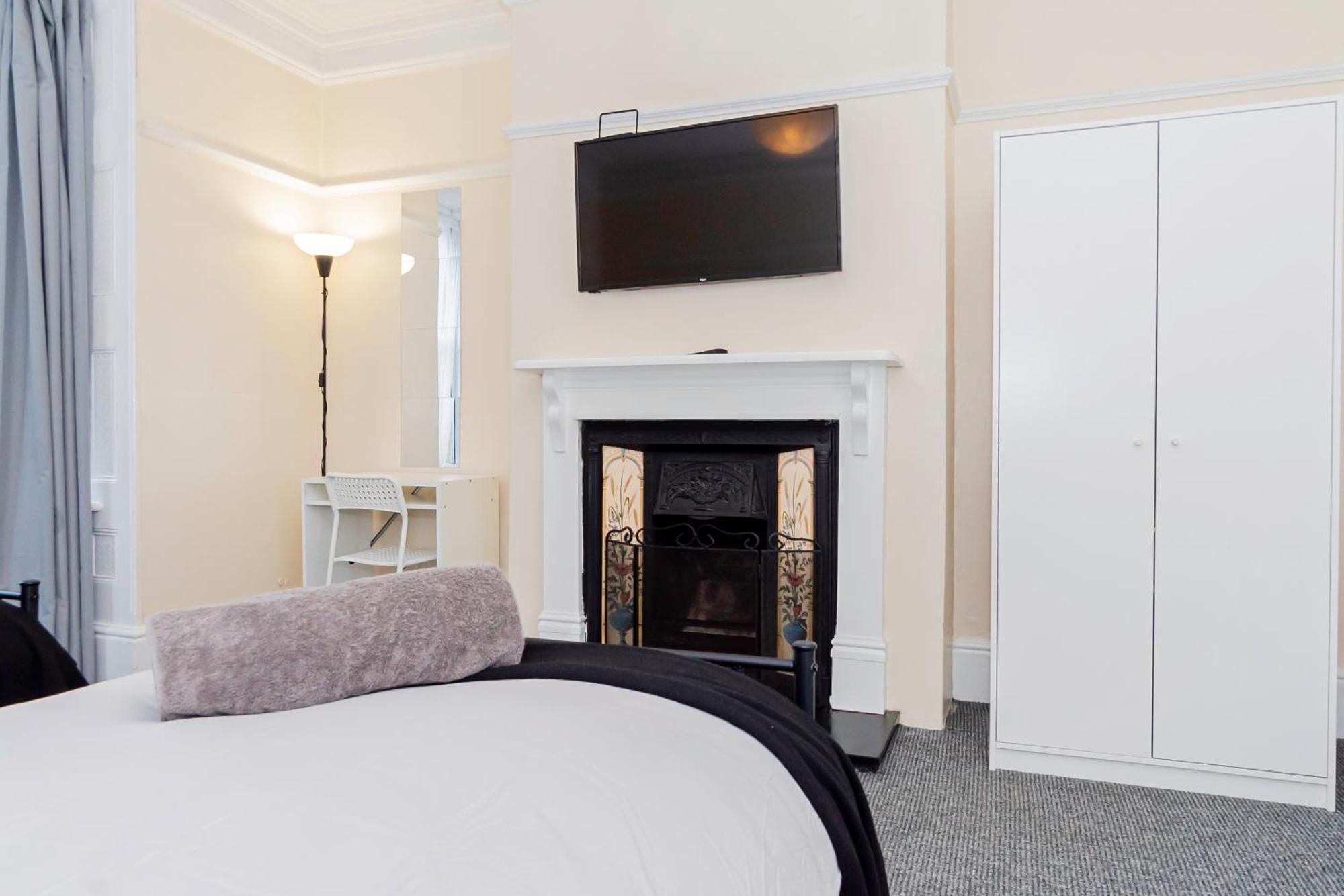 Shirley House 5, Guest House, Self Catering, Self Check In With Smart Locks, Use Of Fully Equipped Kitchen, Close To City Centre, Ideal For Longer Stays And Fawley Contractors Southampton Kültér fotó