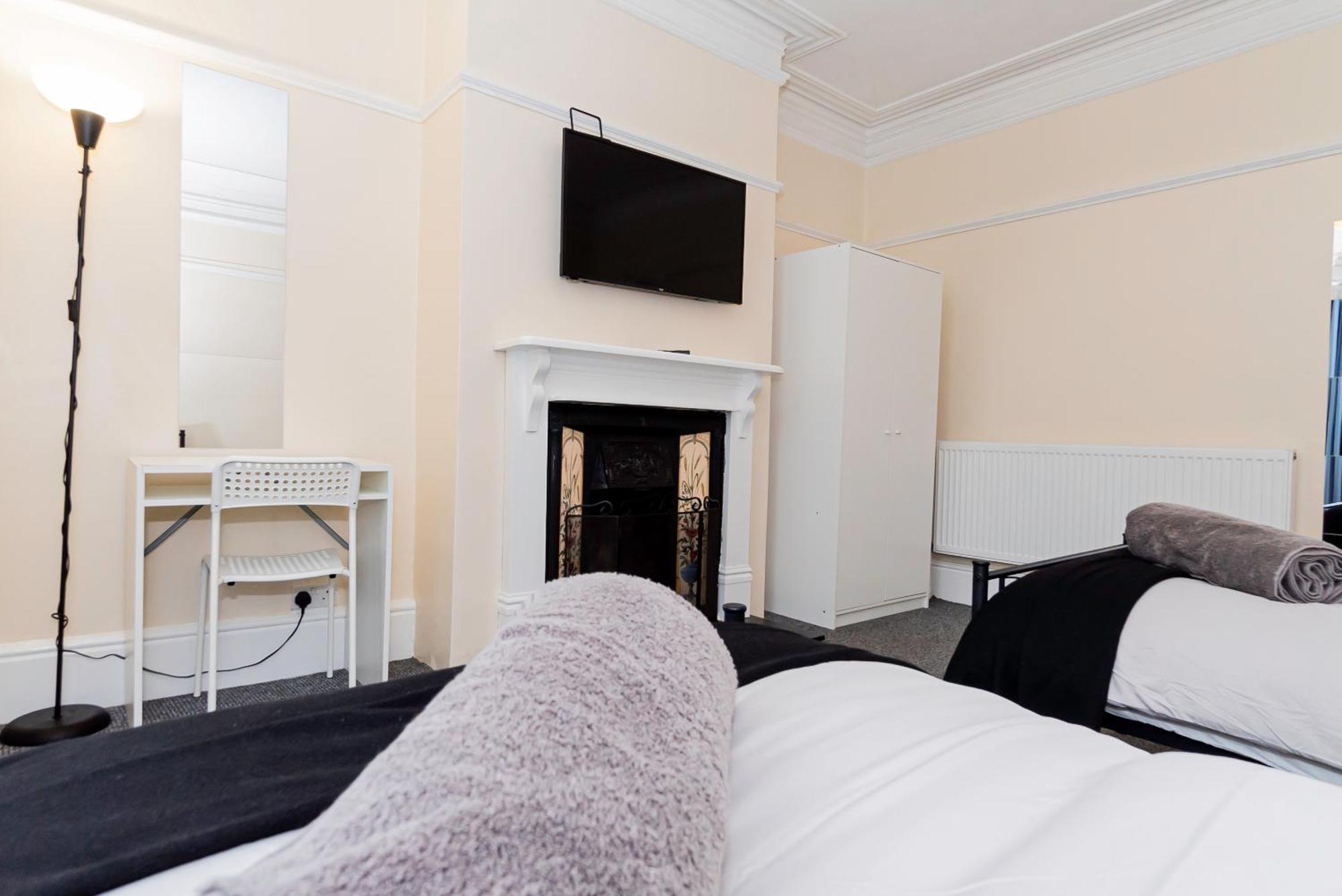 Shirley House 5, Guest House, Self Catering, Self Check In With Smart Locks, Use Of Fully Equipped Kitchen, Close To City Centre, Ideal For Longer Stays And Fawley Contractors Southampton Kültér fotó