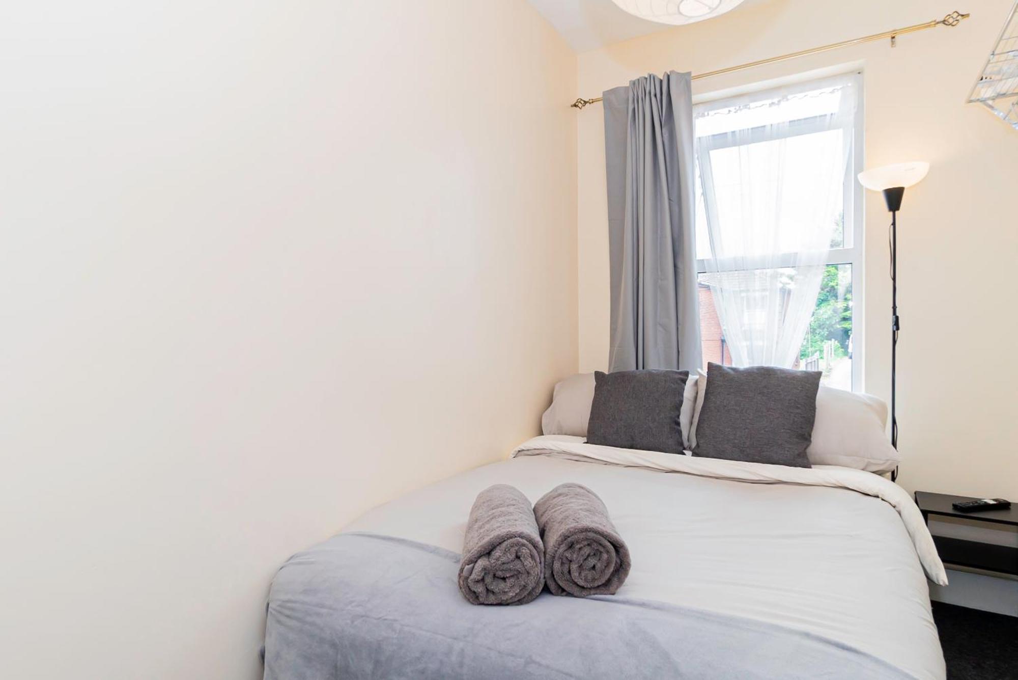 Shirley House 5, Guest House, Self Catering, Self Check In With Smart Locks, Use Of Fully Equipped Kitchen, Close To City Centre, Ideal For Longer Stays And Fawley Contractors Southampton Kültér fotó