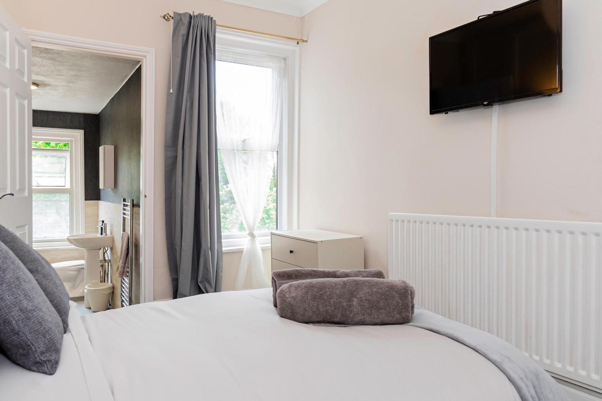 Shirley House 5, Guest House, Self Catering, Self Check In With Smart Locks, Use Of Fully Equipped Kitchen, Close To City Centre, Ideal For Longer Stays And Fawley Contractors Southampton Kültér fotó