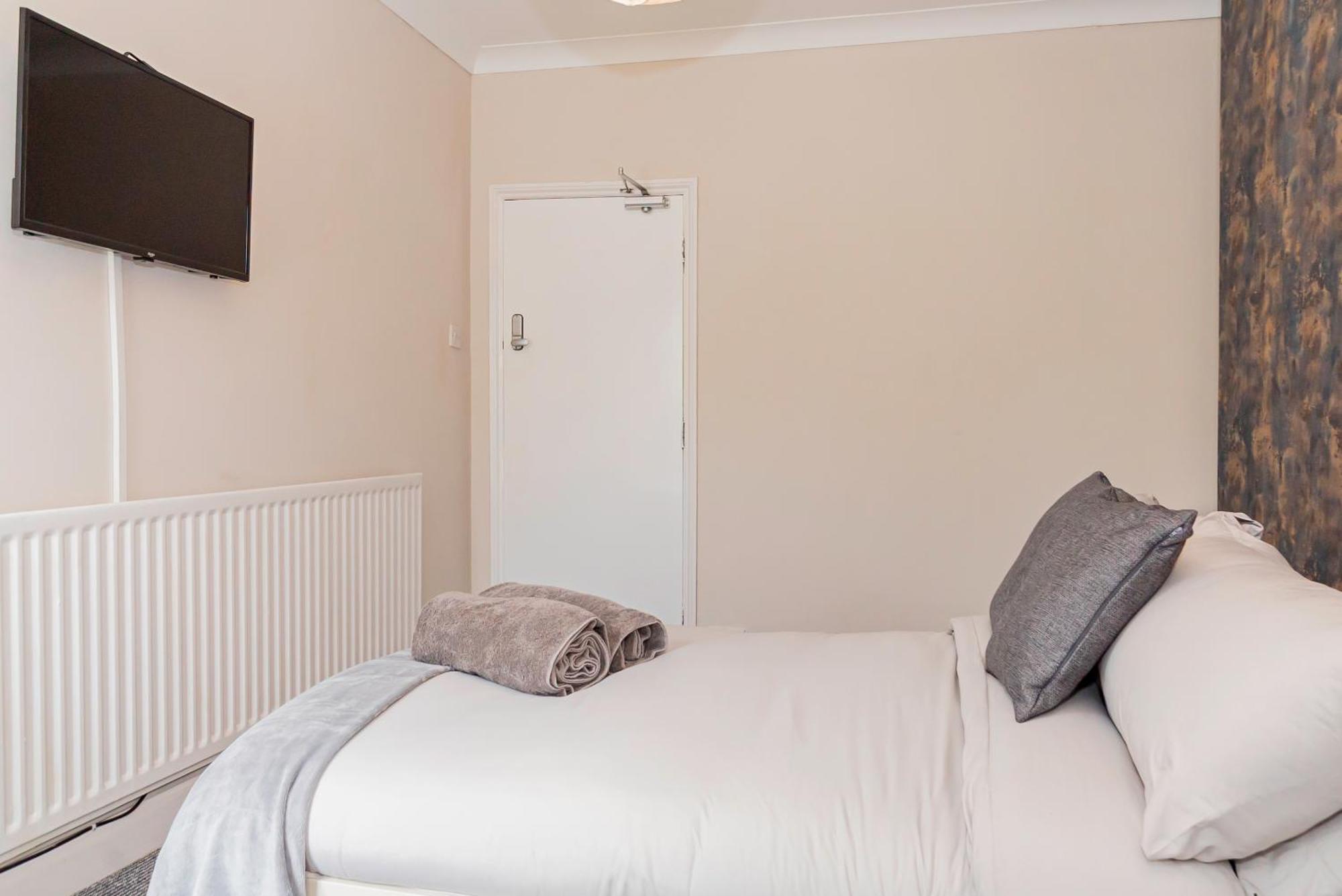 Shirley House 5, Guest House, Self Catering, Self Check In With Smart Locks, Use Of Fully Equipped Kitchen, Close To City Centre, Ideal For Longer Stays And Fawley Contractors Southampton Kültér fotó