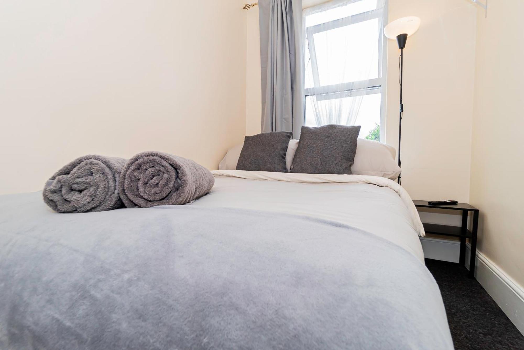 Shirley House 5, Guest House, Self Catering, Self Check In With Smart Locks, Use Of Fully Equipped Kitchen, Close To City Centre, Ideal For Longer Stays And Fawley Contractors Southampton Kültér fotó