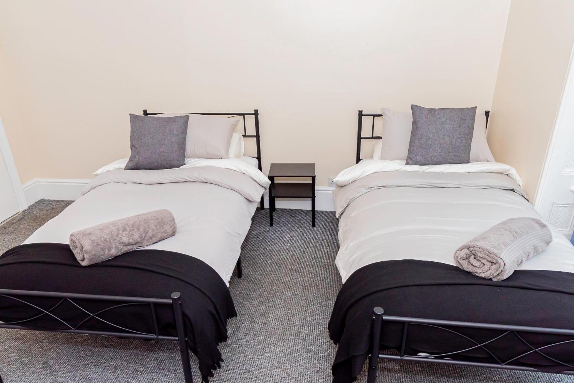 Shirley House 5, Guest House, Self Catering, Self Check In With Smart Locks, Use Of Fully Equipped Kitchen, Close To City Centre, Ideal For Longer Stays And Fawley Contractors Southampton Kültér fotó