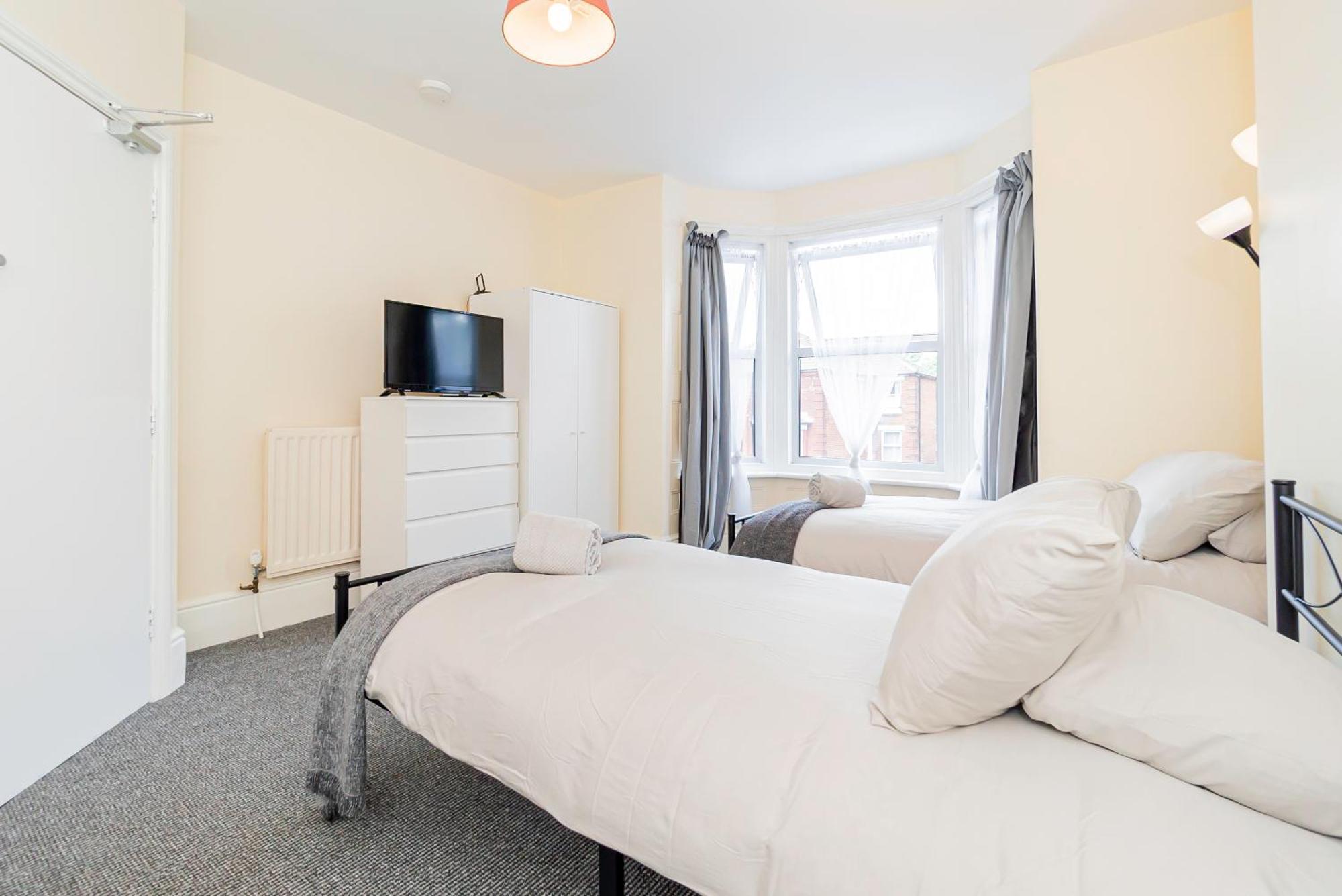 Shirley House 5, Guest House, Self Catering, Self Check In With Smart Locks, Use Of Fully Equipped Kitchen, Close To City Centre, Ideal For Longer Stays And Fawley Contractors Southampton Kültér fotó